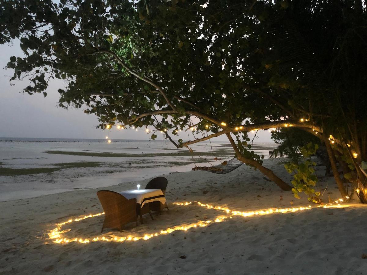 White Tern Maldives Hotel Maamigili Екстериор снимка