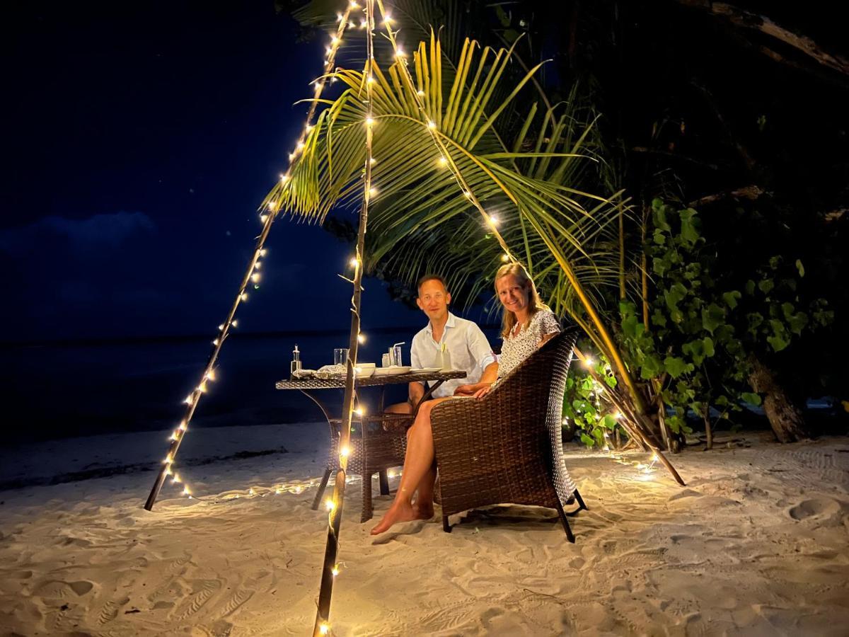 White Tern Maldives Hotel Maamigili Екстериор снимка