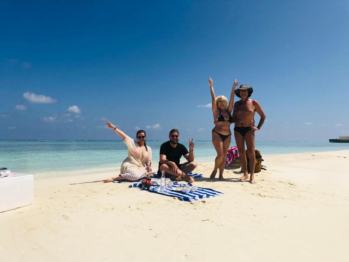 White Tern Maldives Hotel Maamigili Екстериор снимка