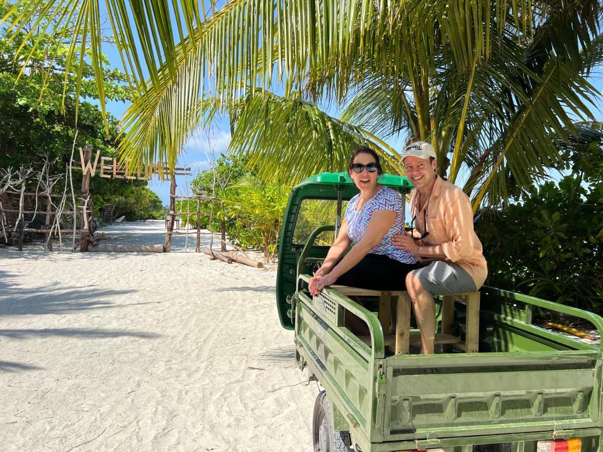 White Tern Maldives Hotel Maamigili Екстериор снимка