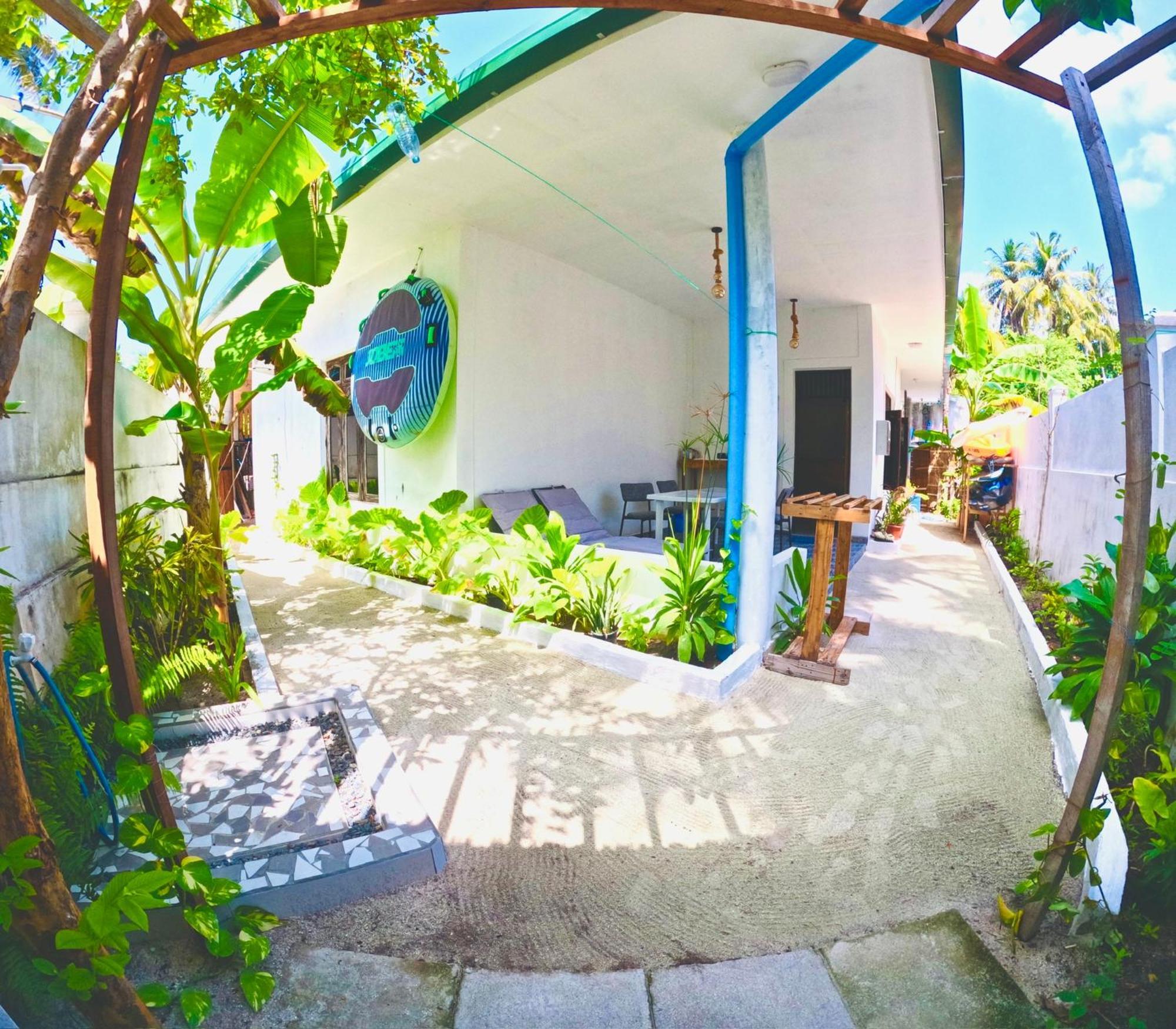 White Tern Maldives Hotel Maamigili Екстериор снимка
